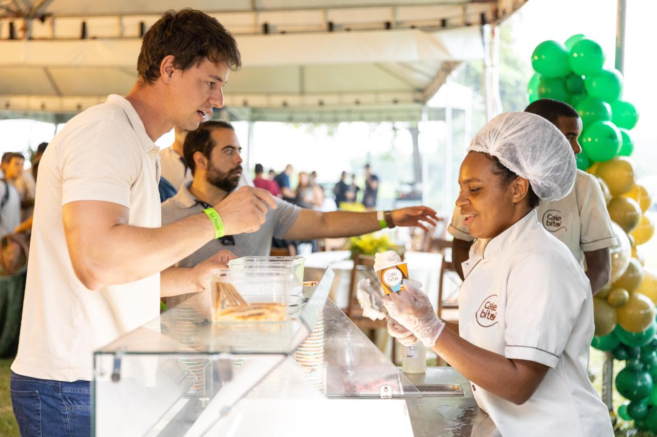 Carrinho de sorvetes em evento